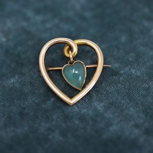 Antique Late Victorian 9ct solid Gold & Chrysoprase Heart Brooch, circa 1900